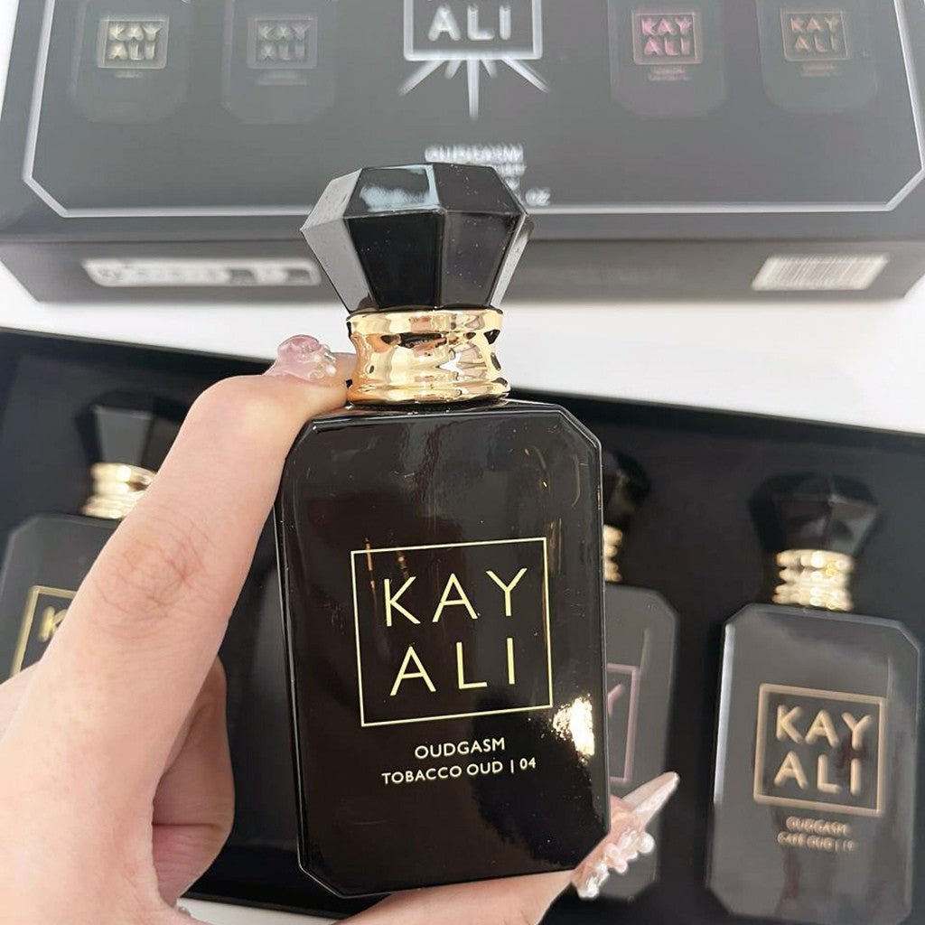 % Kayali 4in1 Oudgasm EDP Gift Set 4x30ml (Black Box)